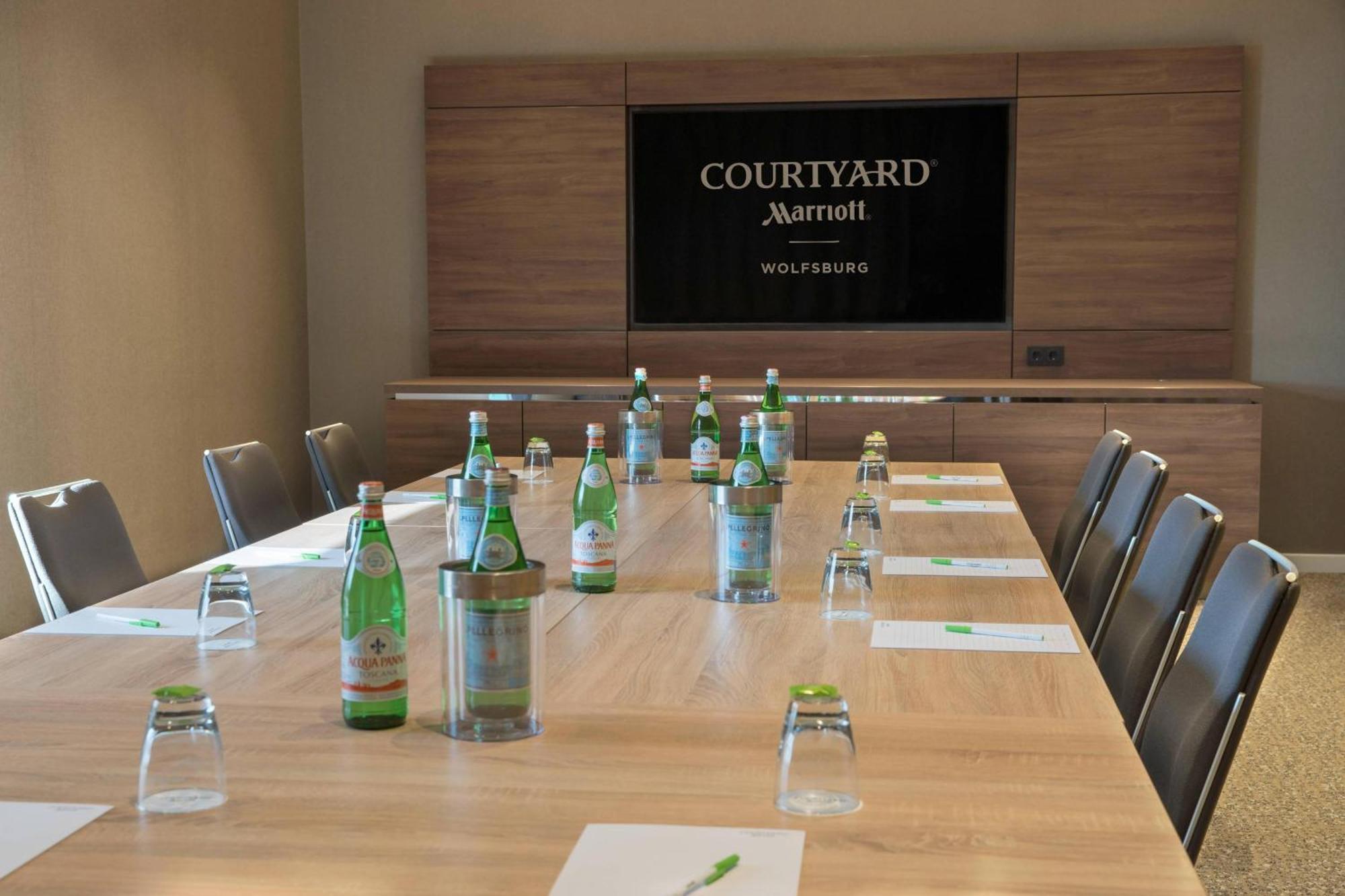 Hotel Courtyard By Marriott Wolfsburg Exterior foto